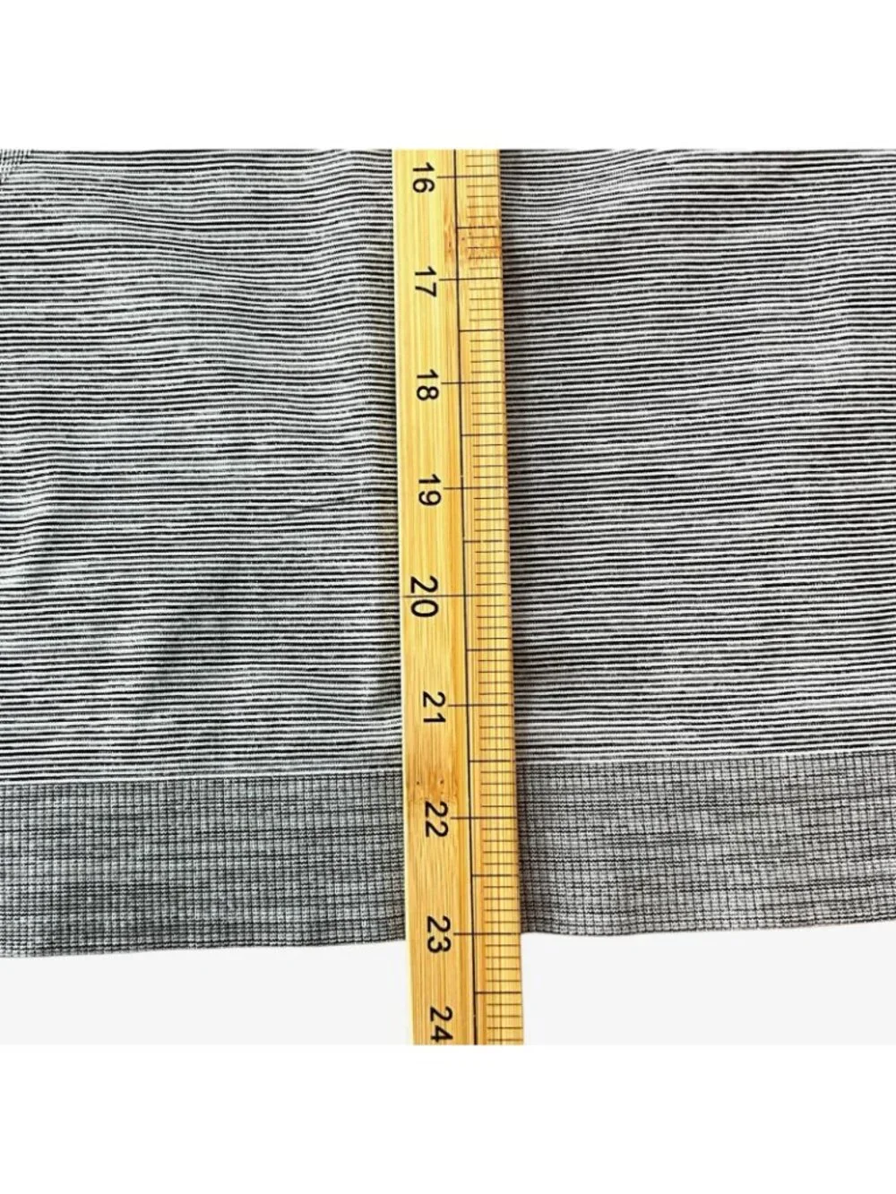 Lululemon Swiftly Tech Long Sleeve Top Womens 4 Gray Stripe T Shirt Running
